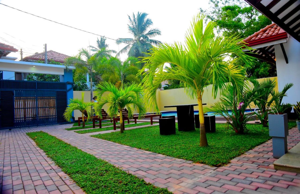 Grand Royal Villa Negombo Bagian luar foto