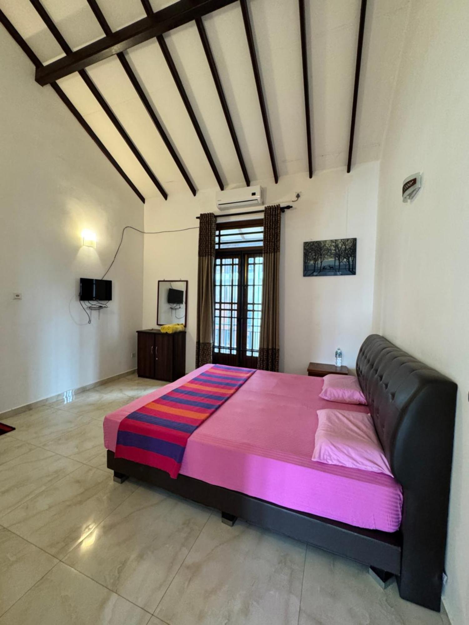 Grand Royal Villa Negombo Bagian luar foto